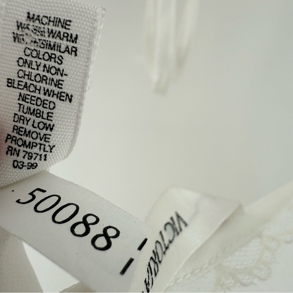 Vintage Victoria's Secret Ivory Chemise with Floral Lace Detailing lingerie - Picture 10 of 10